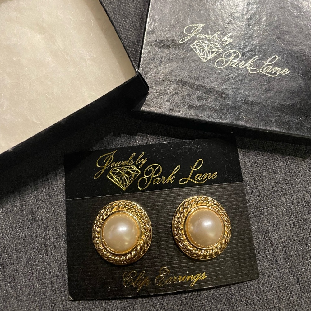 Vintage Parkland Clip Earrings NWT